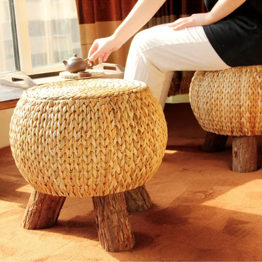 Felinesol – Rustykalny Rattanowy Okrągły Pufa