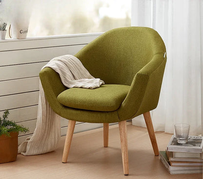 Felinesol – Minimalistyczne Krzesło Jadalniane z Włoch
